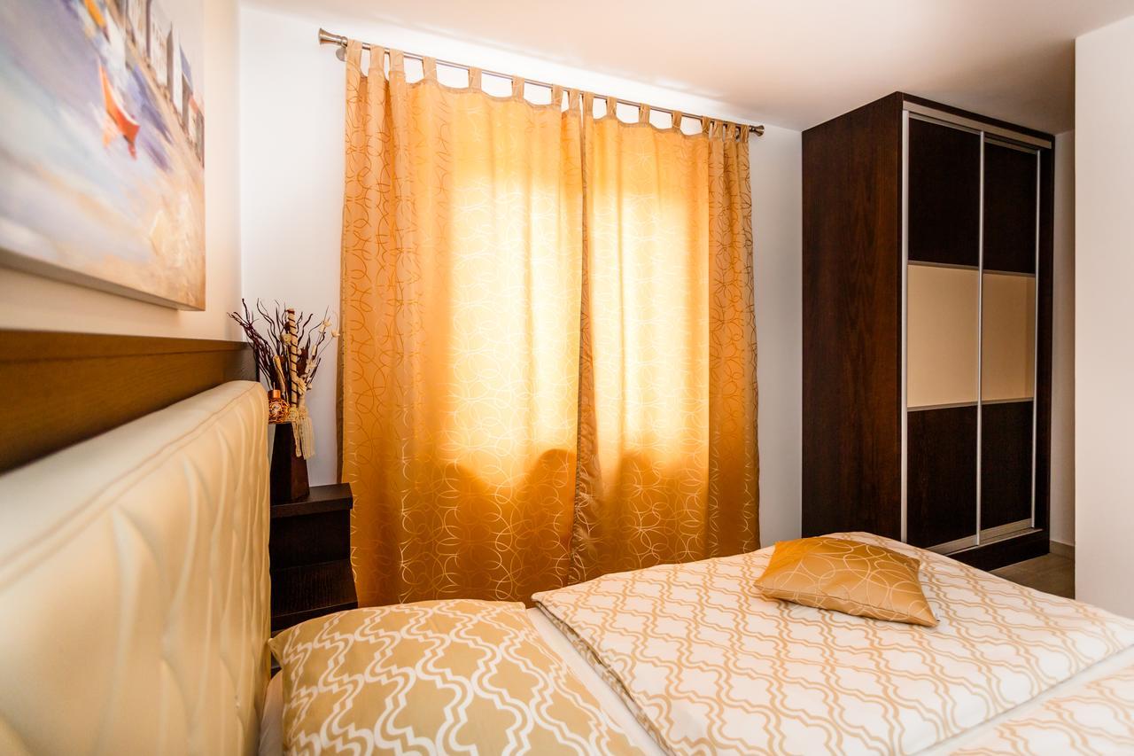 Villa Aria Malinska Bagian luar foto