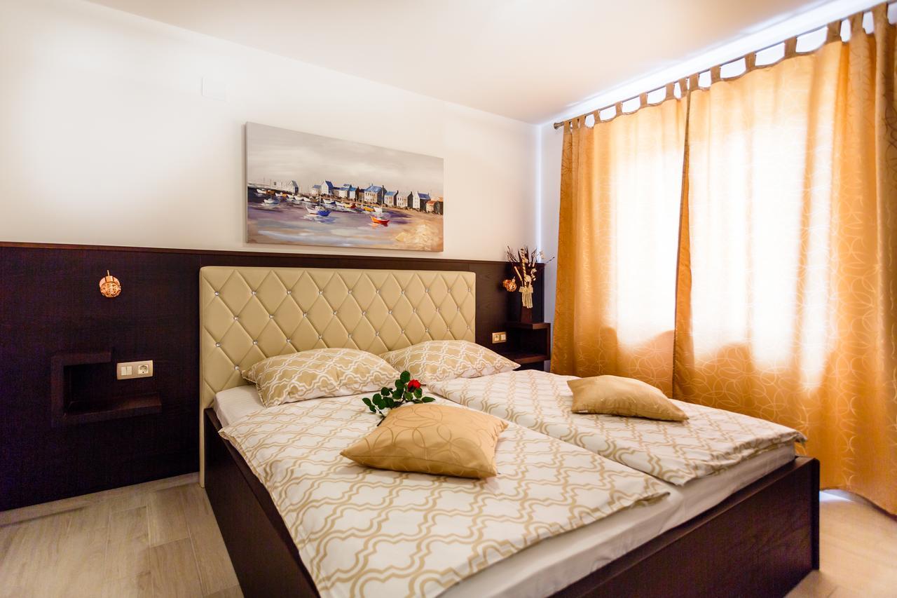 Villa Aria Malinska Bagian luar foto