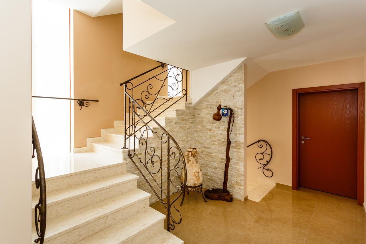 Villa Aria Malinska Bagian luar foto