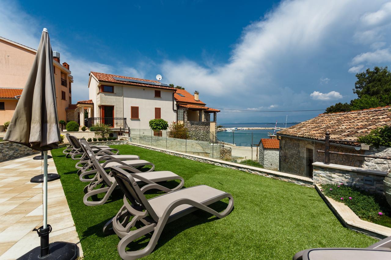 Villa Aria Malinska Bagian luar foto