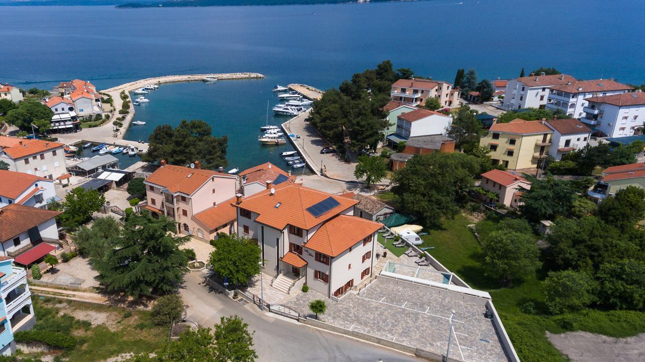 Villa Aria Malinska Bagian luar foto